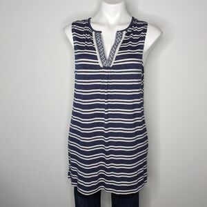 ✨3/$15 NWT Max Studio blue white striped tank top M